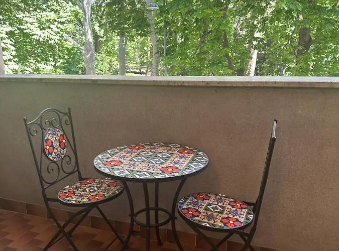 Aurora Gargen In Centro * Trieste